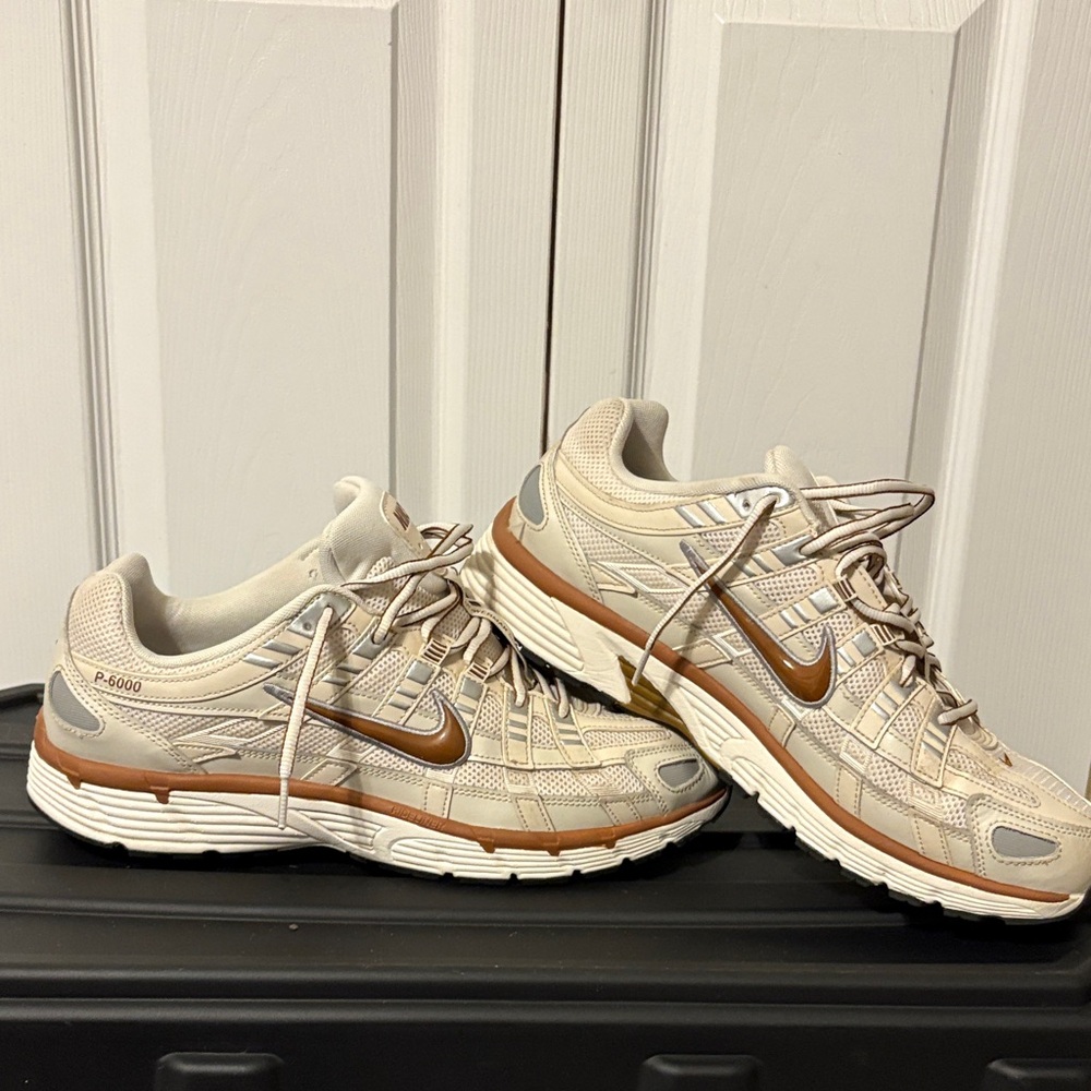 Nike Men's Beige and Brown Sneakers